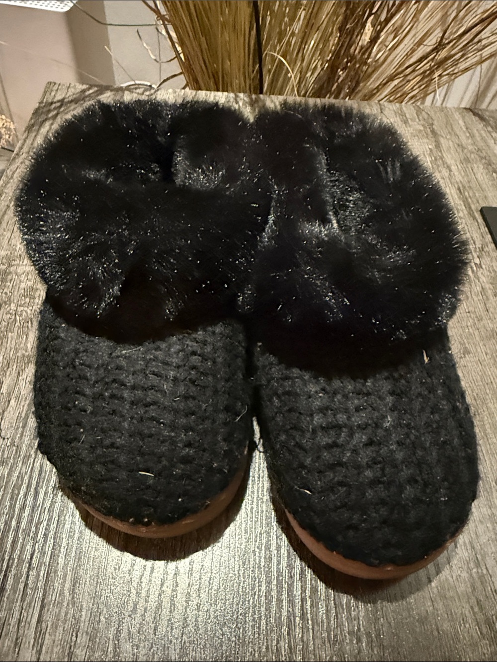 dearfoams Women's Black Knit Slip-On Slippers with Plush Fur Cuff